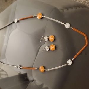 Accessory Plays University of Tennessee Neck…